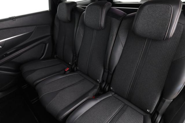 Peugeot 5008 image 1