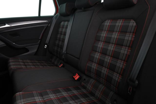 Volkswagen Golf image 4