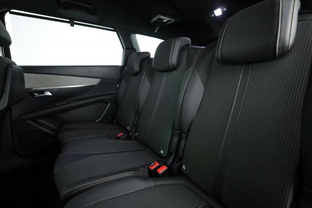 Peugeot 5008 image 2