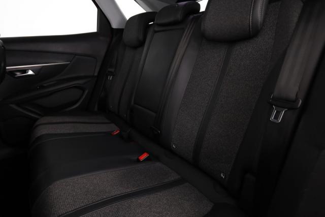 Peugeot 3008 image 2