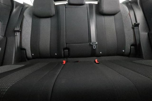 Peugeot 3008 image 6