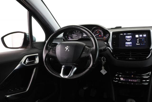 Peugeot 2008 image 8