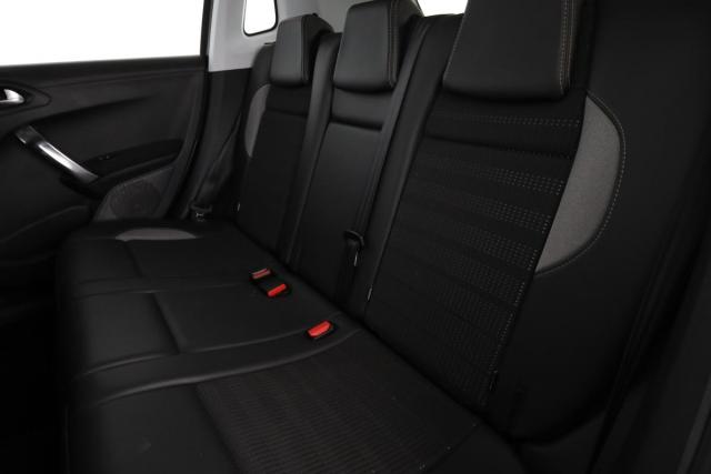 Peugeot 2008 image 3