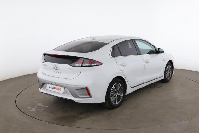 Hyundai Ioniq image 4