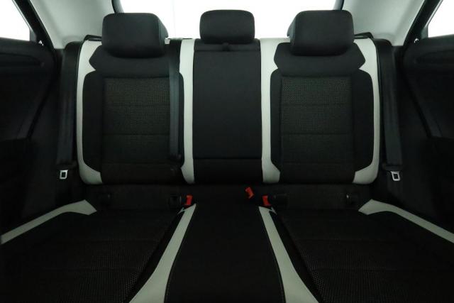 Volkswagen T-Roc image 8