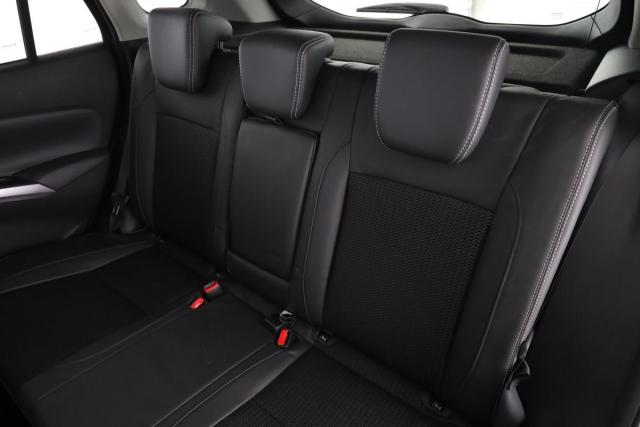 Suzuki S-Cross image 1