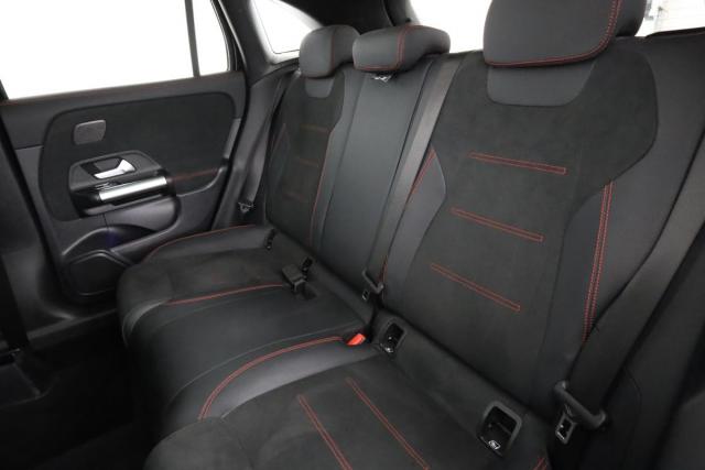 Mercedes Benz Gla image 7