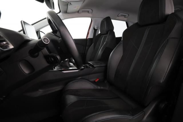 Peugeot 3008 image 2