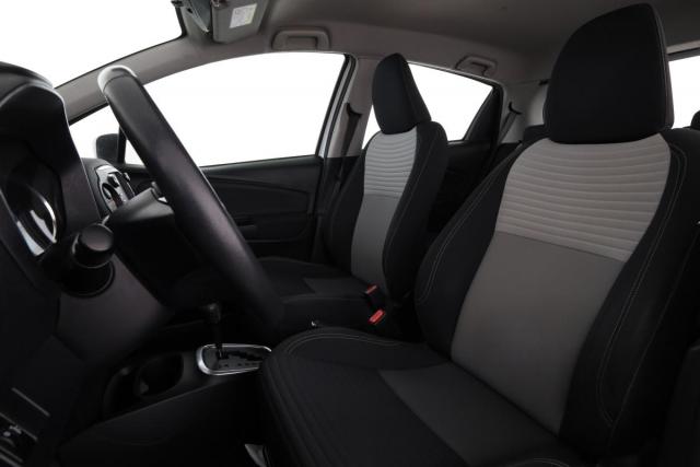 Toyota Yaris image 2