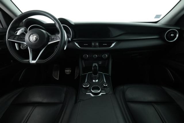 Alfa Romeo Stelvio image 6