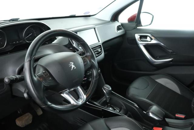 Peugeot 2008 image 9