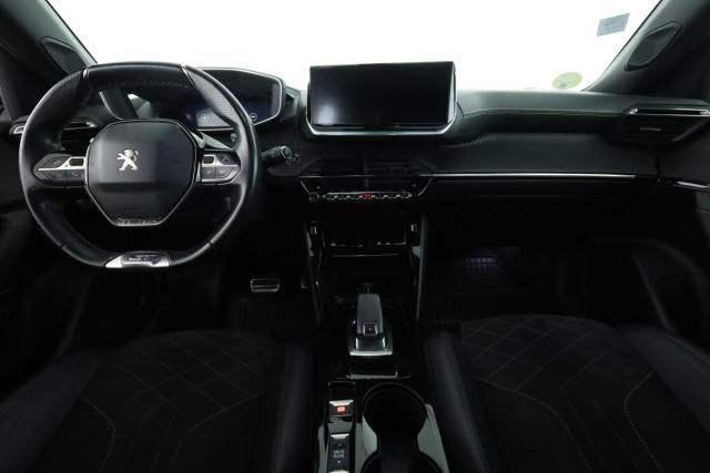 Peugeot 2008 image 2