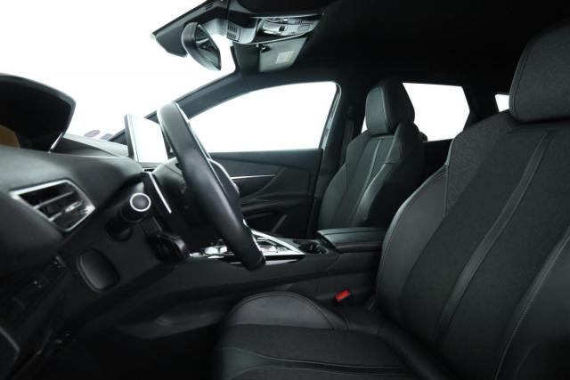 Peugeot 3008 image 1