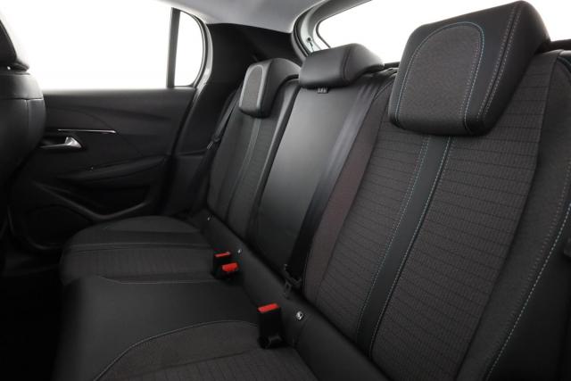Peugeot 208 image 7