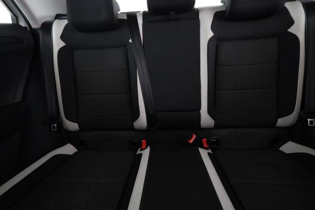 Volkswagen T-Roc image 4