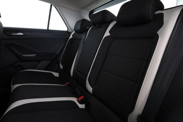 Volkswagen T-Roc image 2