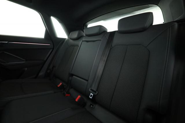 Audi Q3 image 9