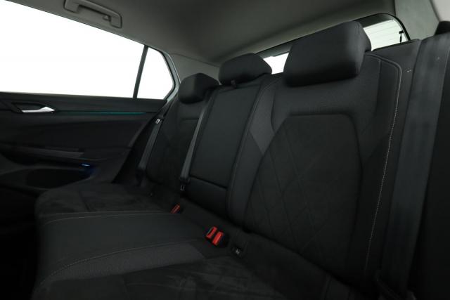 Volkswagen Golf image 8