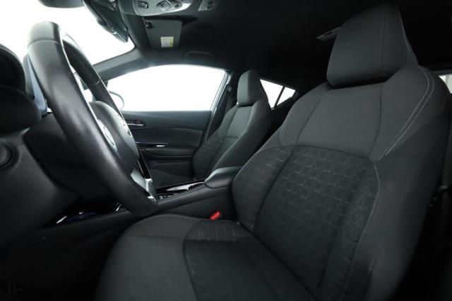 Toyota C-Hr image 2
