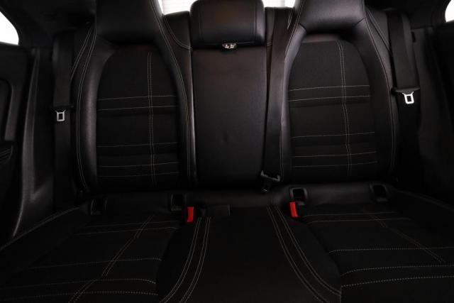 Mercedes Benz Cla image 8