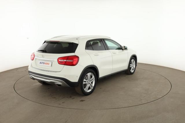 Mercedes Benz Gla image 8