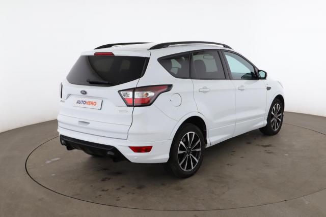 Ford Kuga image 5