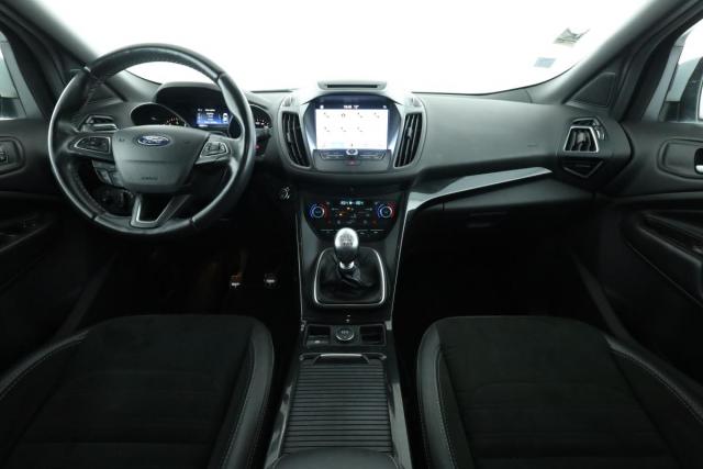 Ford Kuga image 9