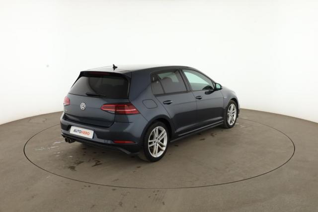 Volkswagen Golf image 8