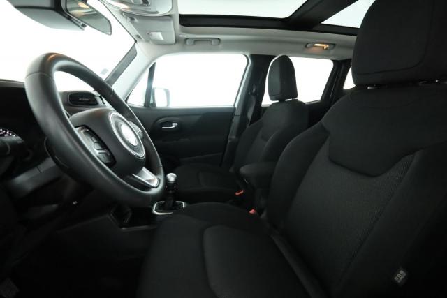 Jeep Renegade image 9