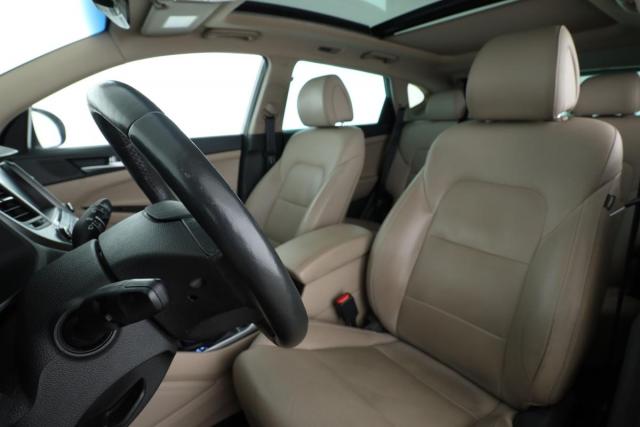 Hyundai Tucson image 9