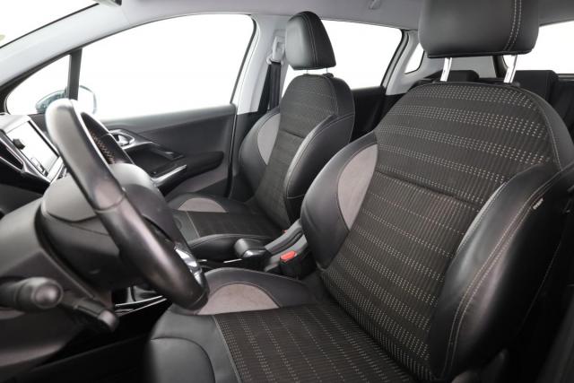 Peugeot 2008 image 1