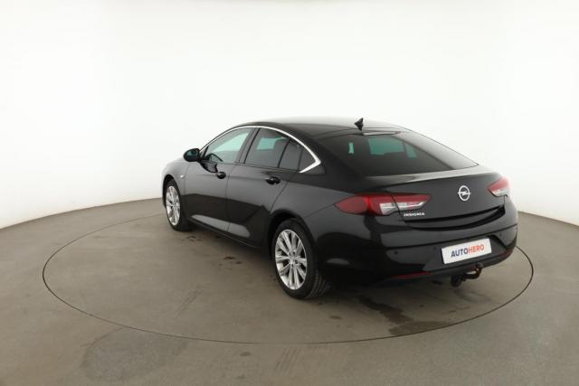 Opel Insignia image 2