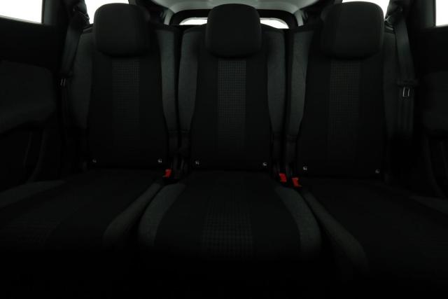 Peugeot 5008 image 1