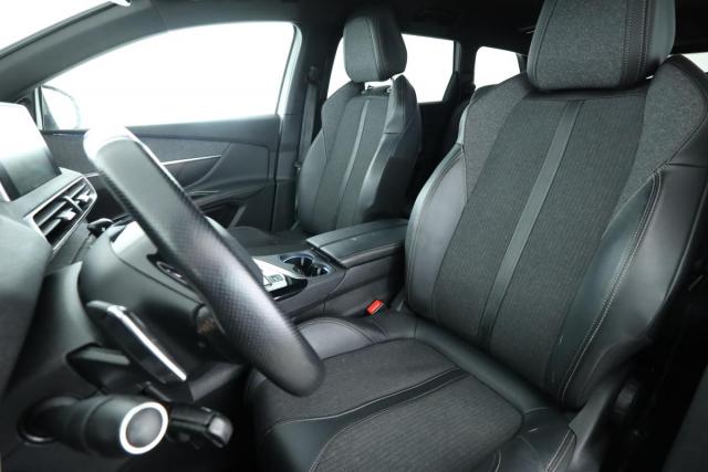 Peugeot 5008 image 2