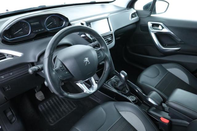 Peugeot 2008 image 8
