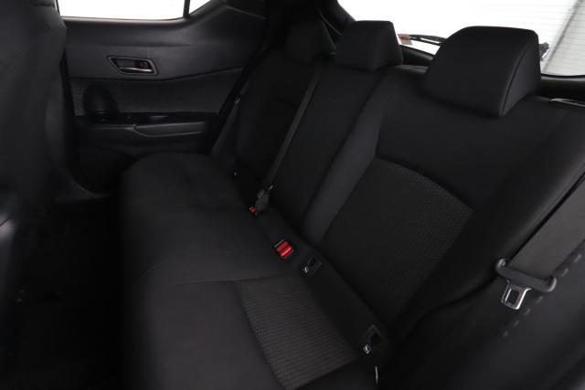 Toyota C-Hr image 6