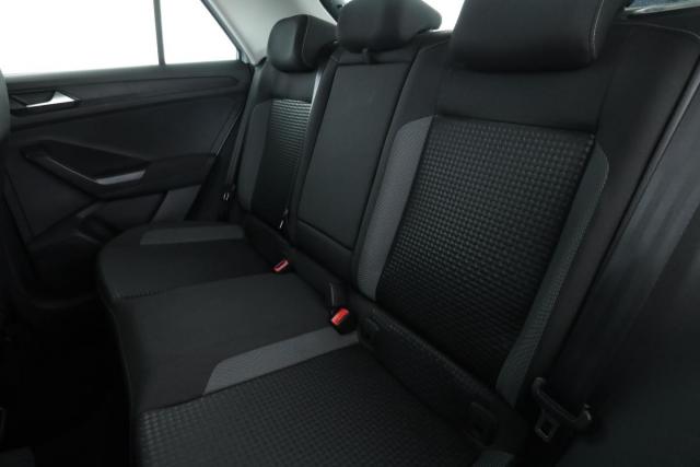 Volkswagen T-Roc image 8