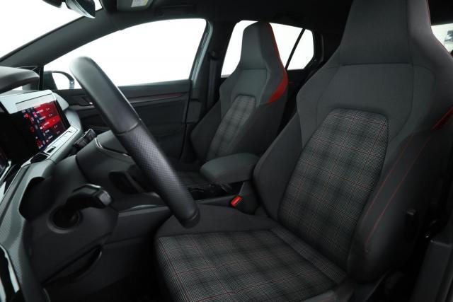 Volkswagen Golf image 8