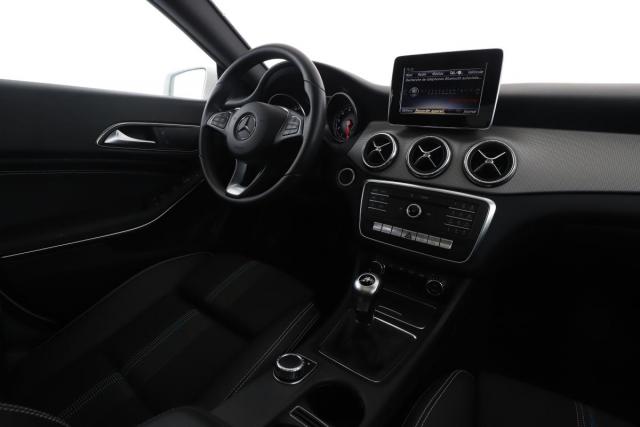 Mercedes Benz Cla image 8