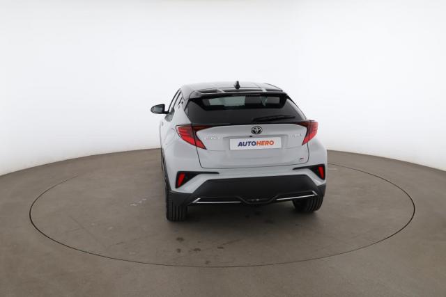 Toyota C-Hr image 7