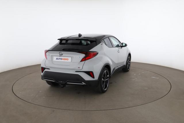 Toyota C-Hr image 9