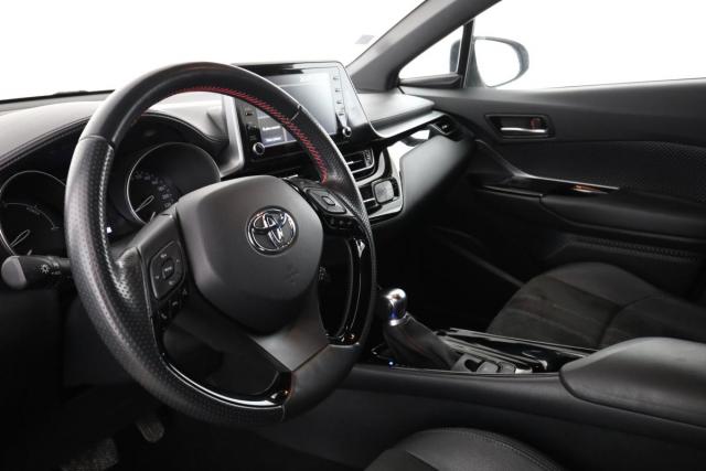 Toyota C-Hr image 1
