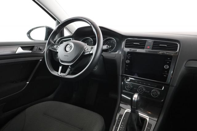 Volkswagen Golf image 8