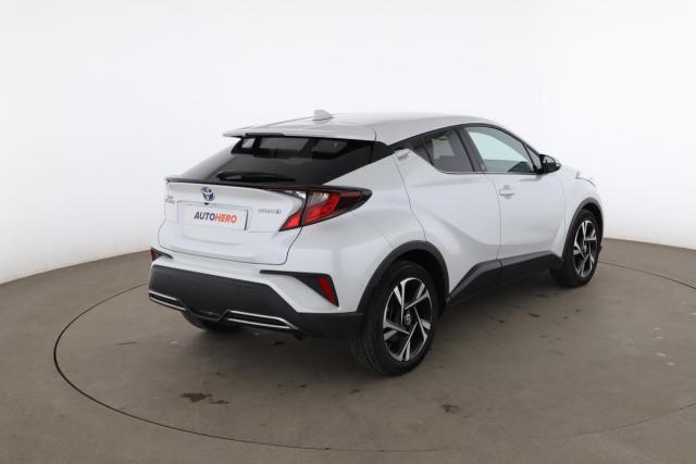 Toyota C-Hr image 2