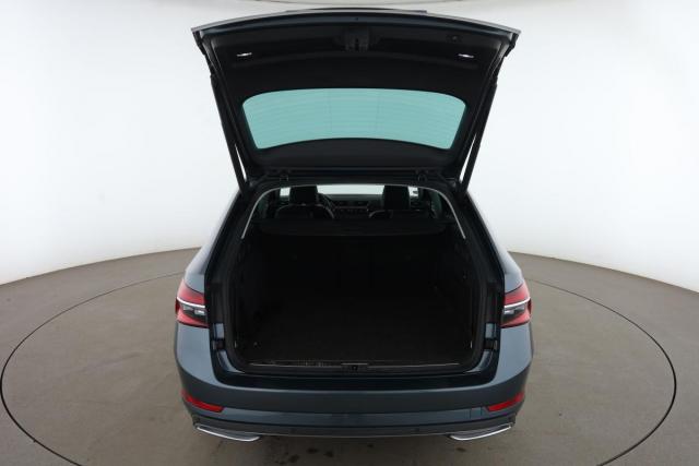 Skoda Superb Combi image 5