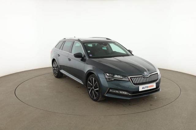Skoda Superb Combi image 1