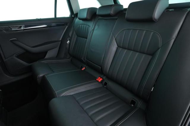 Skoda Superb Combi image 4
