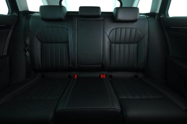 Skoda Superb Combi image 3