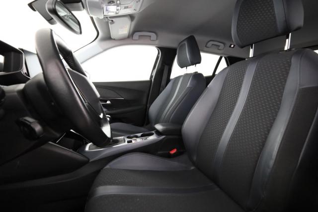 Peugeot 2008 image 2