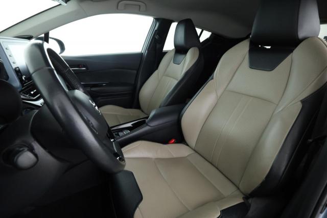 Toyota C-Hr image 8
